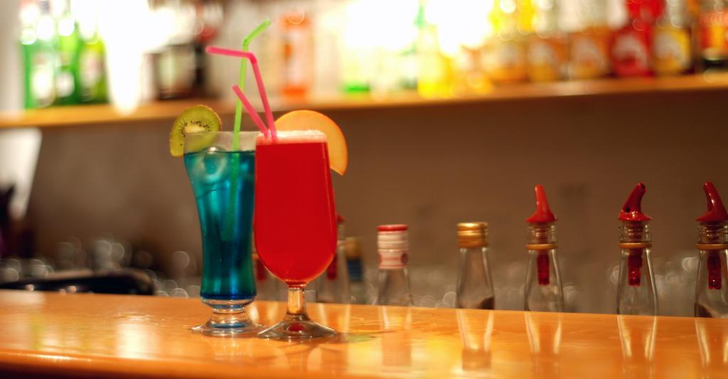 Blue Crane Hotel Apts Лімасол Екстер'єр фото